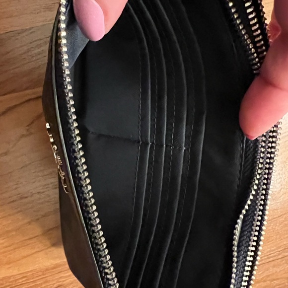 Coach Double Zip wristlet - Picture 5 of 8